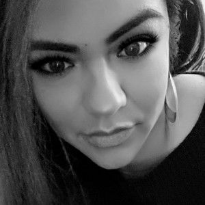 Meet your Posher, Gabriela